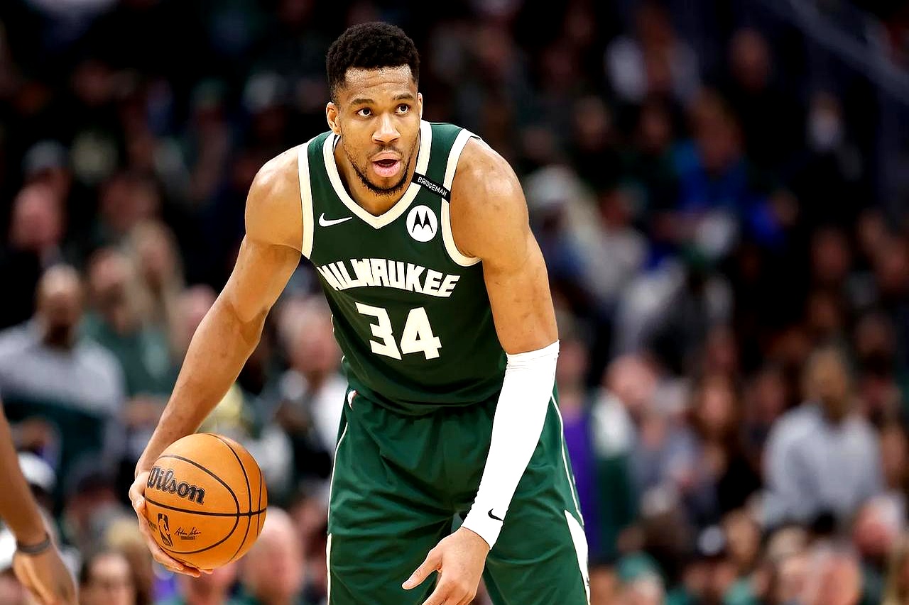 PG电子官网-雄鹿B队强势德国男篮，克莱制霸全场的简单介绍