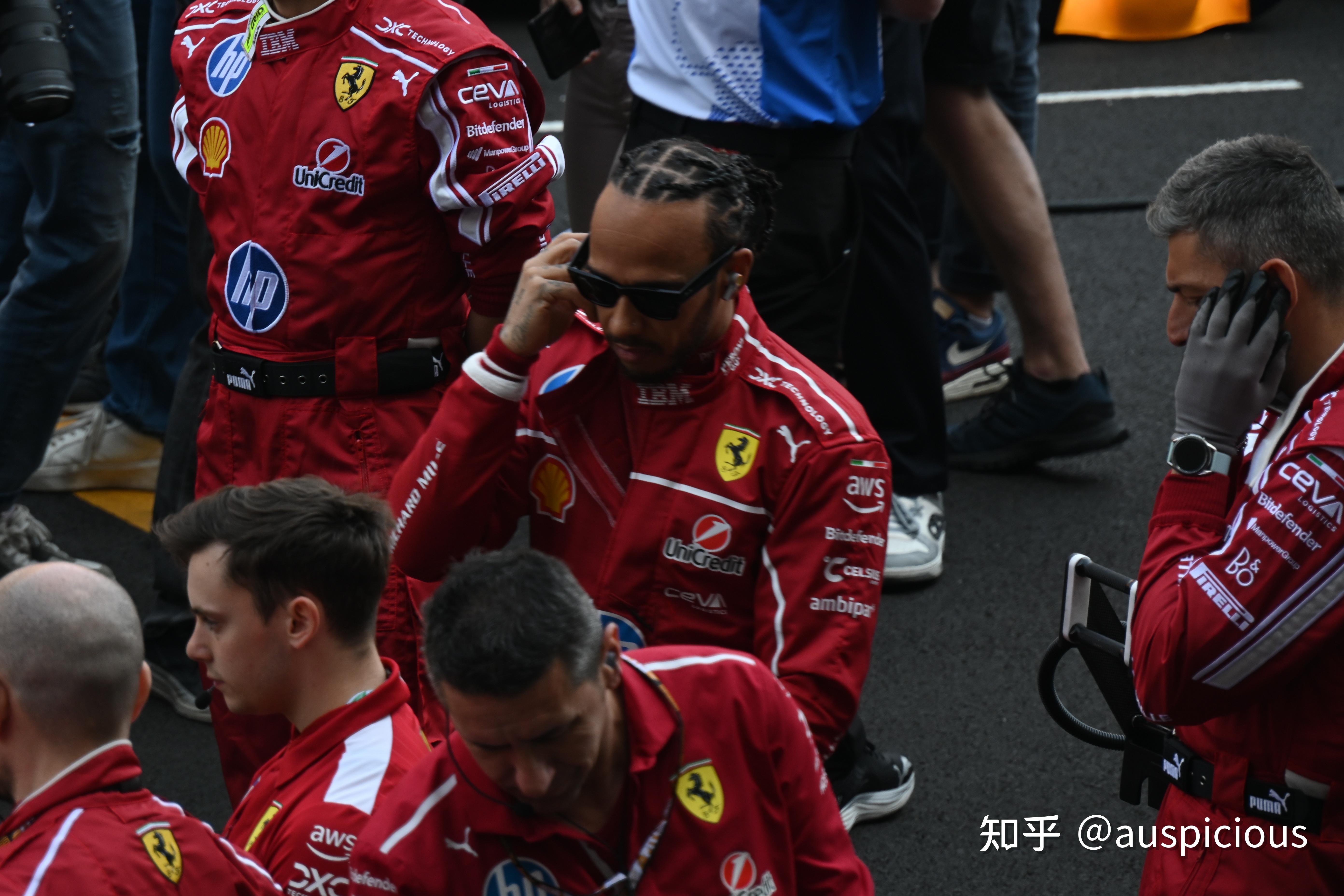 关于威廉姆斯鏖战红牛车队，汉密尔顿关键制胜的信息