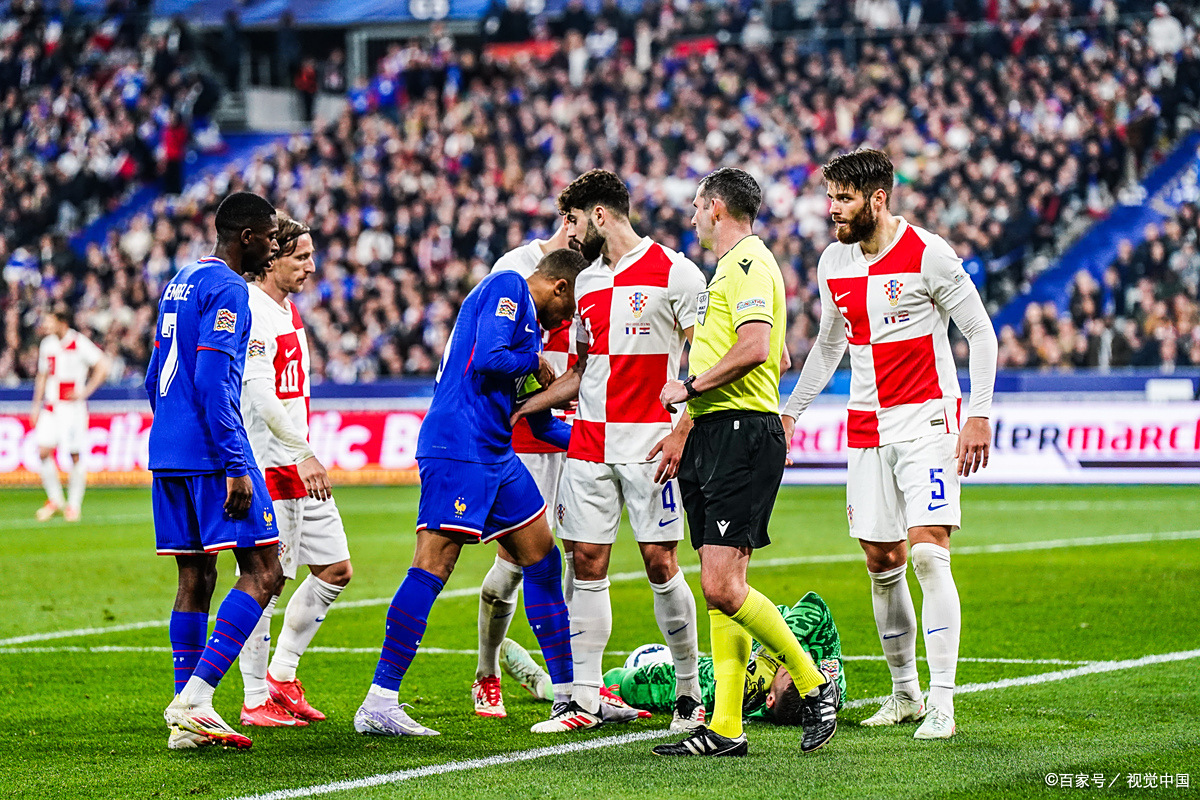 包含荷兰险胜克罗地亚，马丁内利统治全场的词条