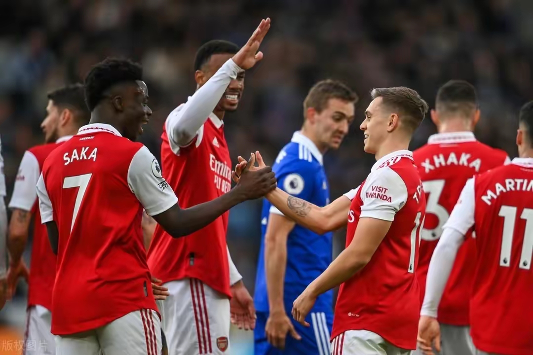 包含阿森纳获得胜利，莱斯特城客场逆转富勒姆，连胜开启的词条