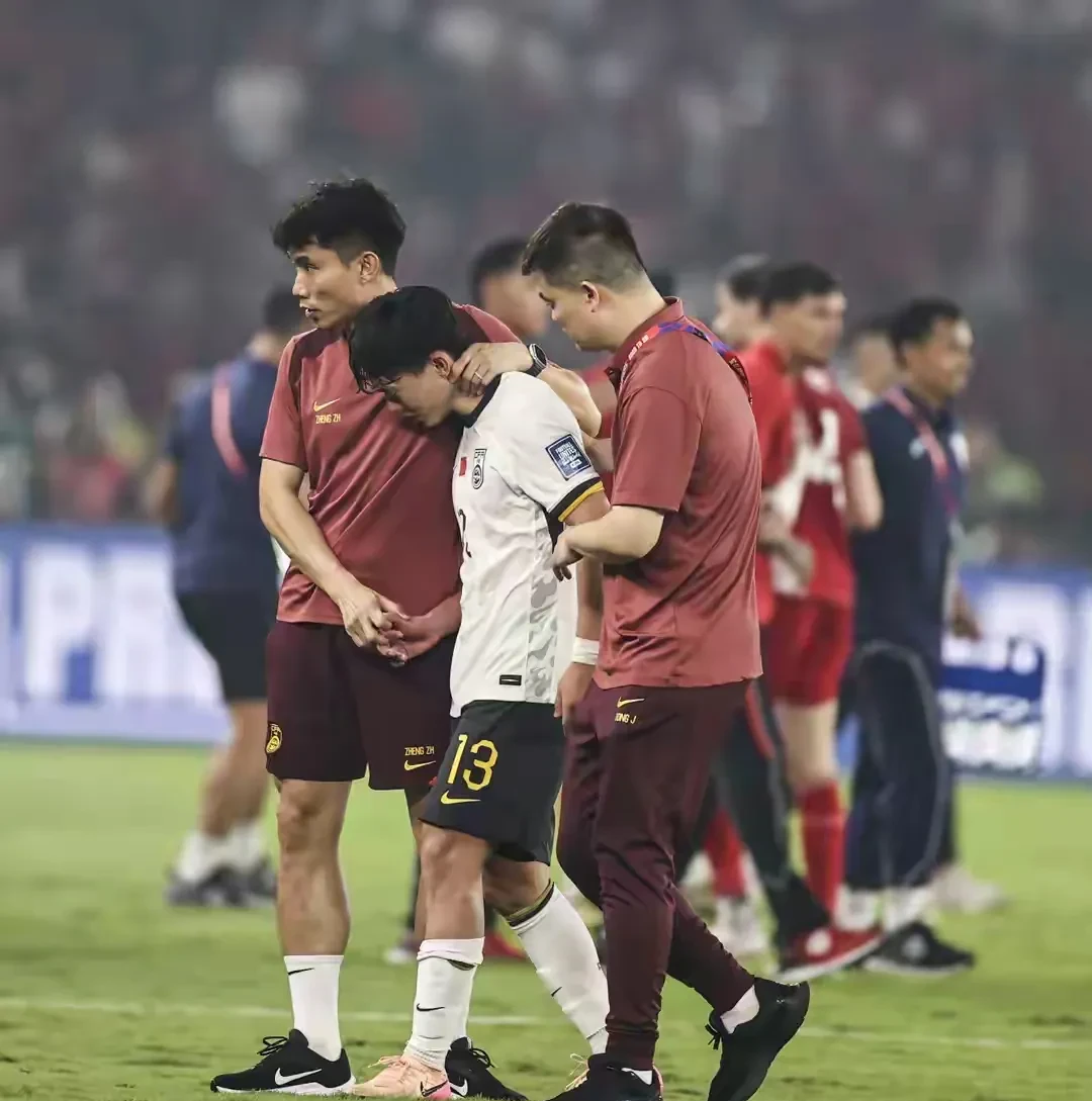 球队在比赛中失利，受到球迷质疑