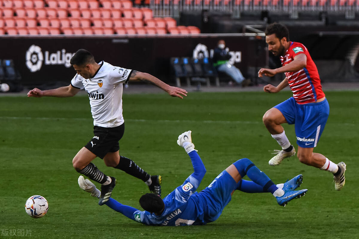 PG电子试玩官网-瓦伦西亚客场告捷，保级形势稍缓的简单介绍