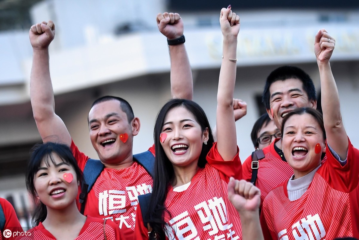 PG电子游戏-里昂主场氛围热烈，球迷呐喊助威的简单介绍