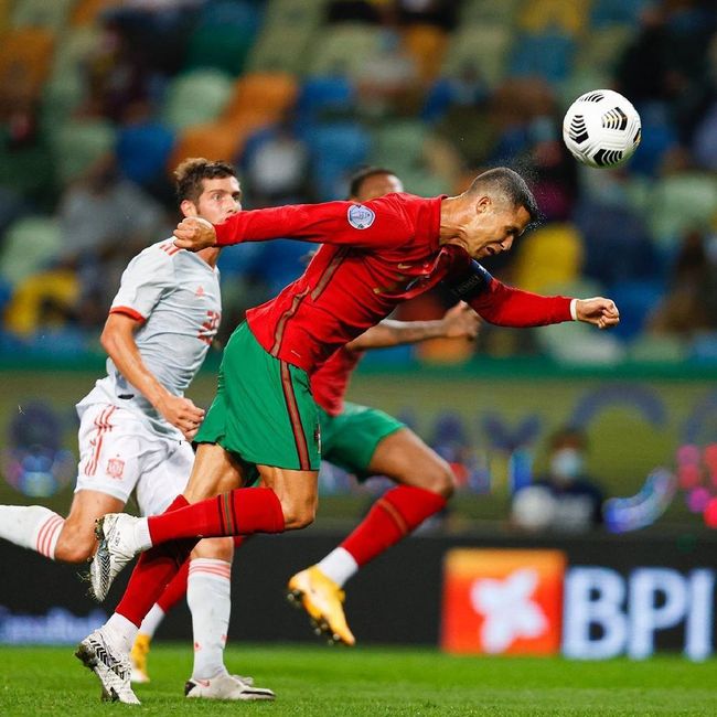 葡萄牙队横扫瑞典队，奥恰洛夫高光表现