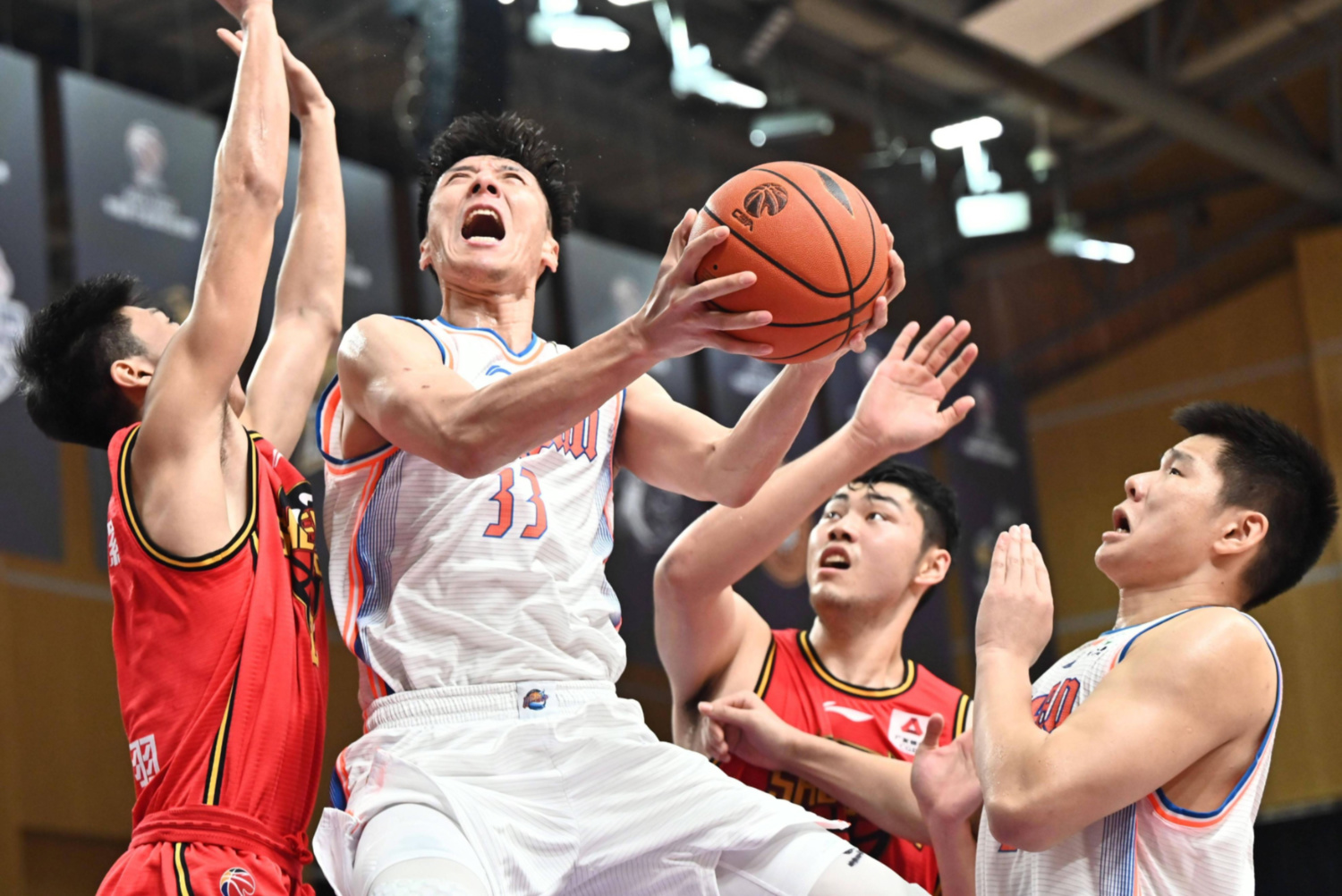 PG游戏APP-山西队逆转四川队，陶汉林扛起全队