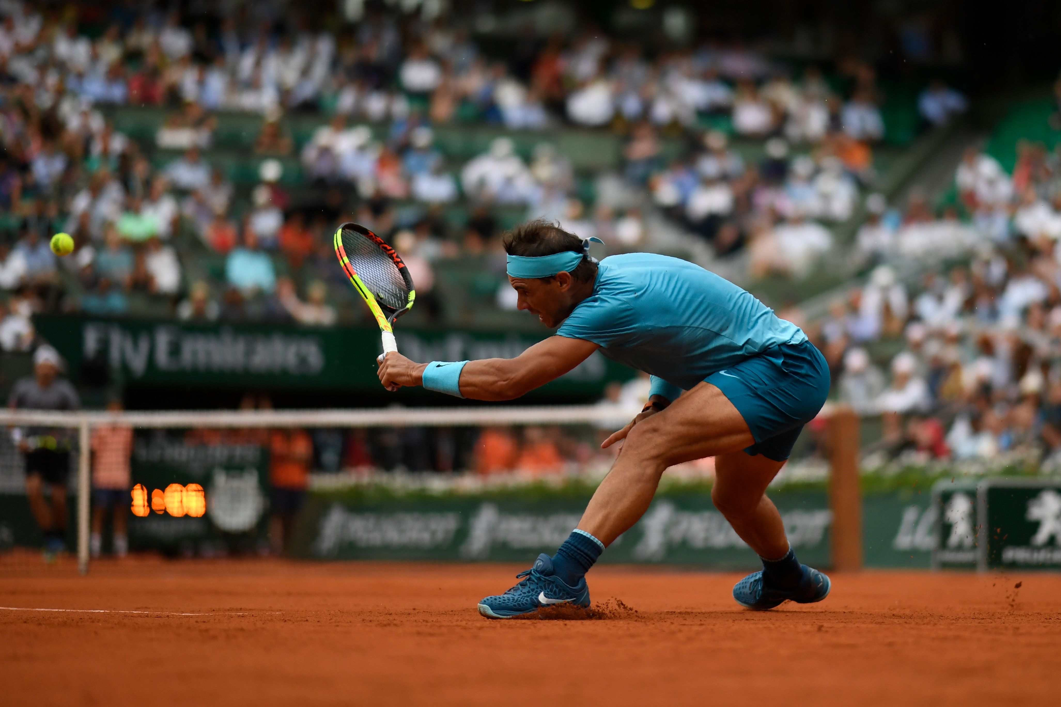 包含澳大利亚网球队绝地反击法国网球队，纳达尔关键制胜的词条