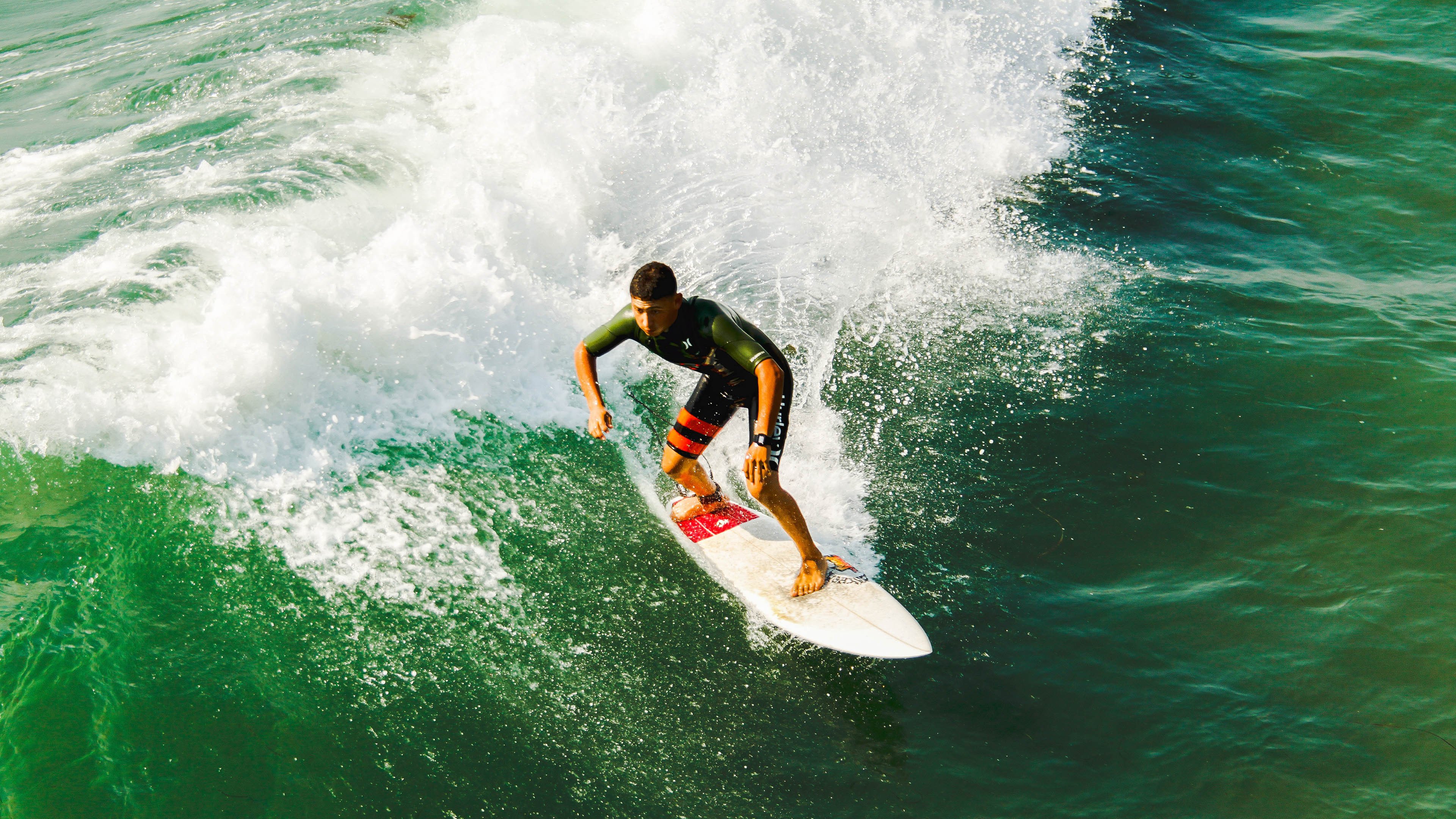 姆巴佩关键制胜，莱比锡红牛翻盘加纳，一场跨越时空的足球想象